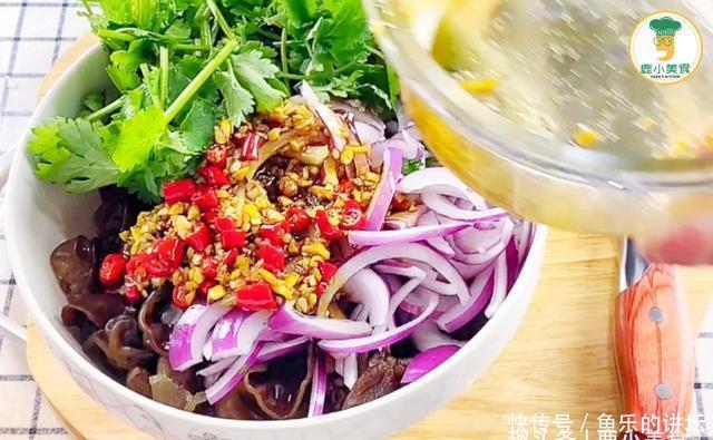 凉拌木耳按照我的方法,比饭店好吃数倍!调料汁是关键,酸辣鲜脆