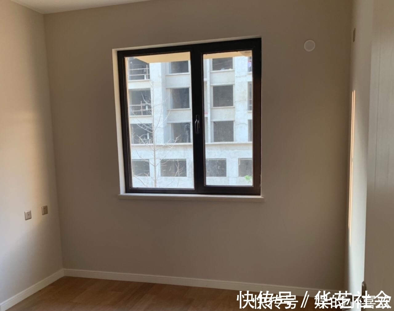 交付|等了两年精装房终于交付,装修还不错,有阳台的房间给儿子住!