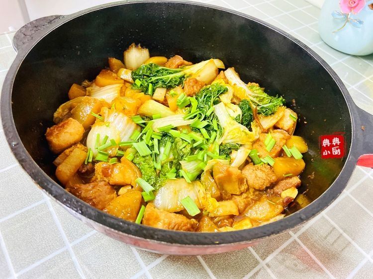 天一冷喜欢简单地来一个大锅乱炖,简单易做,好吃又下饭