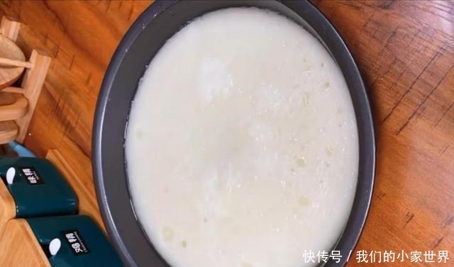 天热没胃口,糯米凉糕做起来,两种口味,软糯香甜好吃不腻