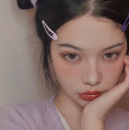 脸型|天生“桃花脸”的女孩子，78％是这3种脸型，尤其第3个很稀奇