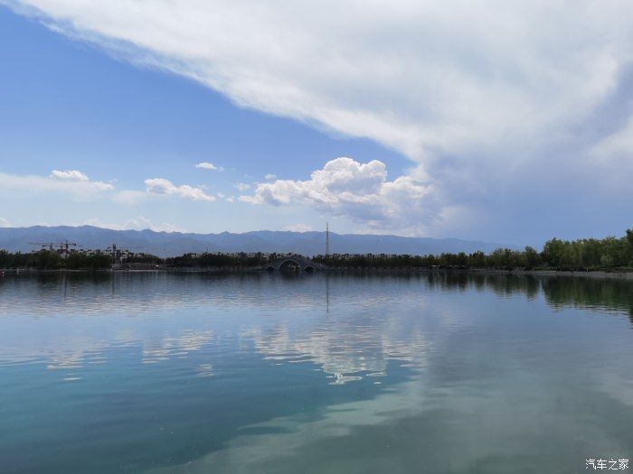 县城|汉EV自驾新疆伊犁，一个人独自玩耍，逛巩留县的蝶湖景区