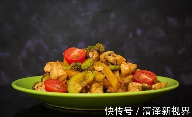 干扰素|西葫芦的营养价值很低，但是这样吃，营养翻10倍，功效顶呱呱