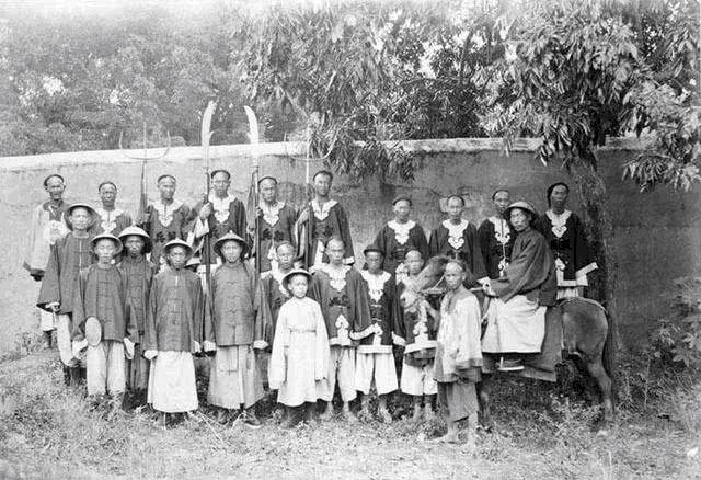 无人|当年慈禧西逃没带护卫,全凭这支民间队伍保护,黑白通吃无人敢阻!