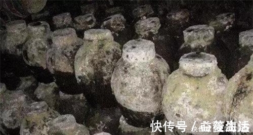 罗隐#盗墓贼喝下墓中千年老酒,2天后被发现,酒醒后说了句话贻笑大方