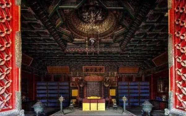 瞎逛|溥仪退位后在宫中瞎逛，偶然发现一道尘封密诏，却意外揭开百年疑案！