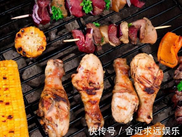 面条|晚上吃苹果容易伤胃医生建议到了晚上,这4种食物尽量少吃