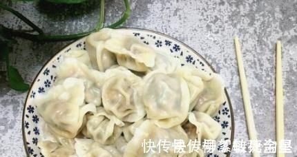 用它和鸡蛋调馅包饺子,鲜香美味,全家人都爱吃,比韭菜饺子还香!