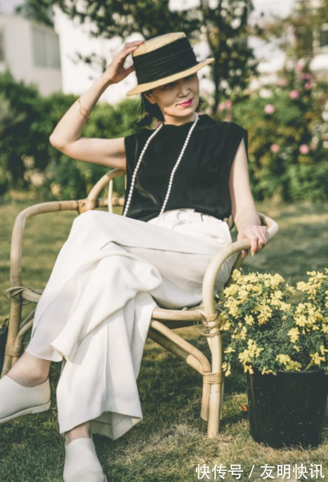 连体裤 女人过了50岁少穿高跟鞋,太伤脚!学三木妈妈这么穿,舒适又高级