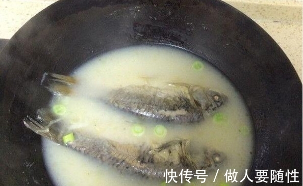 老中医|你还在吃红豆薏米吗？老中医告诉你，祛湿“它”更好100倍！