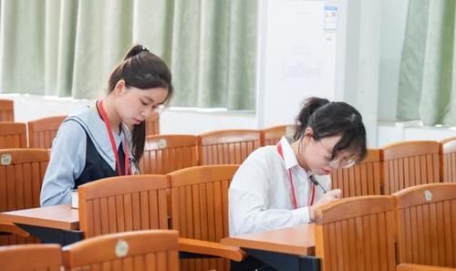 上大学之后，学生户口到底要不要迁到学校，过来人告诉你答案