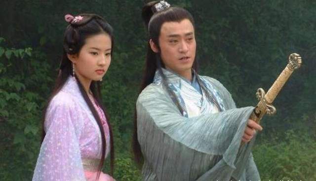 扫地僧!难怪独孤求败的剑法所向披靡,你看他的师父是谁?差一点成了皇后