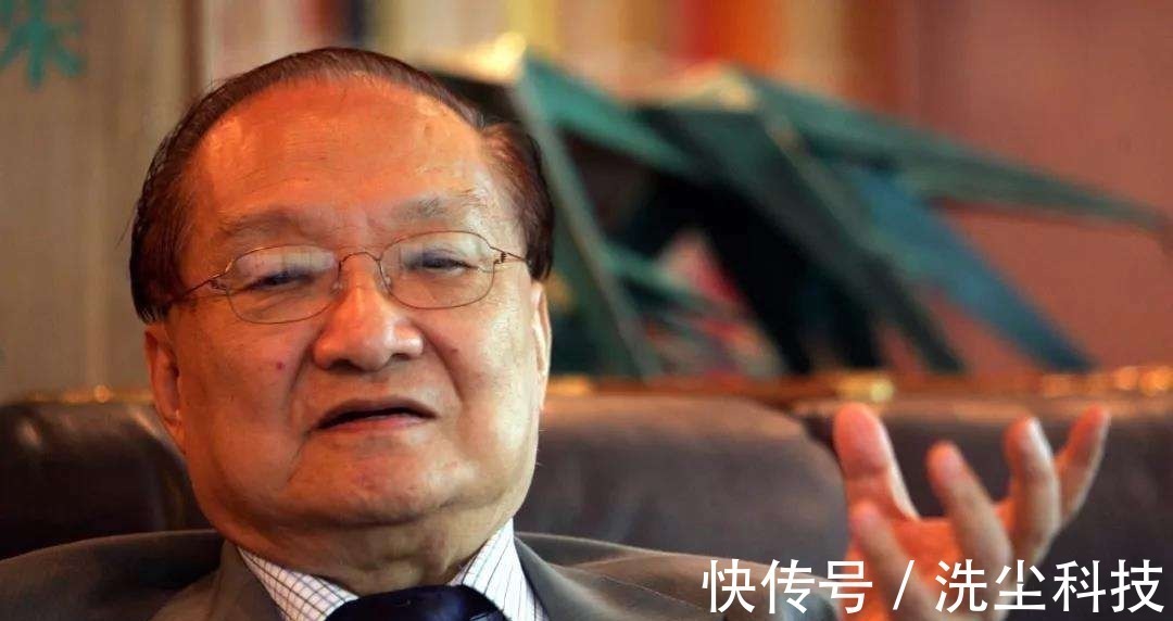 大人物#金庸如此评价鲁迅:他是中华民族中一位了不起的大人物