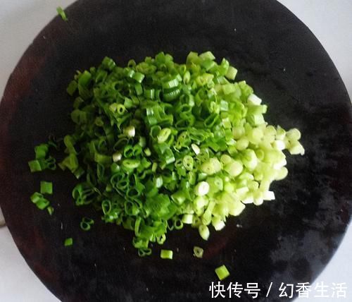 茄子皮|买茄子时，挑直的还是弯的好？多亏70岁菜老农告诫，再也不瞎买了