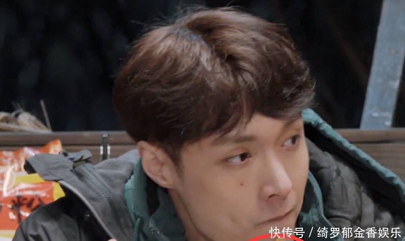 自律|这才叫自律！面对美食，彭昱畅吃了4碗半米饭，张艺兴半碗！