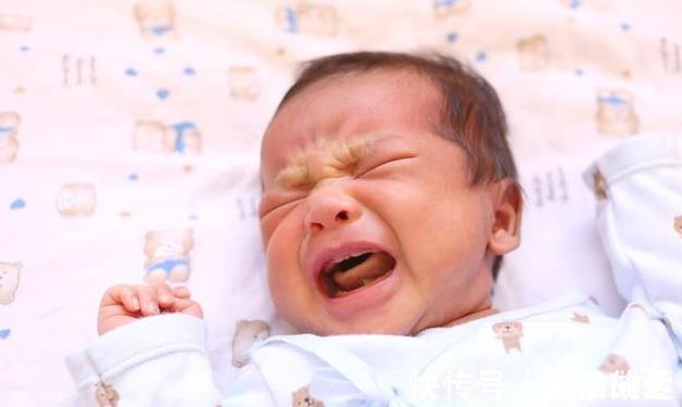 父母|考99.5分被批评，男娃被家长逼出癔症，住院期间还让孩子背古诗