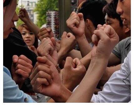 年轻人|躺平VS不会吧，白岩松惹怒全网的背后，是年轻人“希望”的茫然和无力“挣扎”的生活