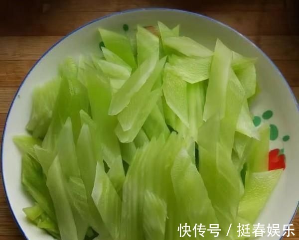 横截面|便秘最怕这个菜,3元一斤,2块钱能炒一大盘,常吃宽肠通便