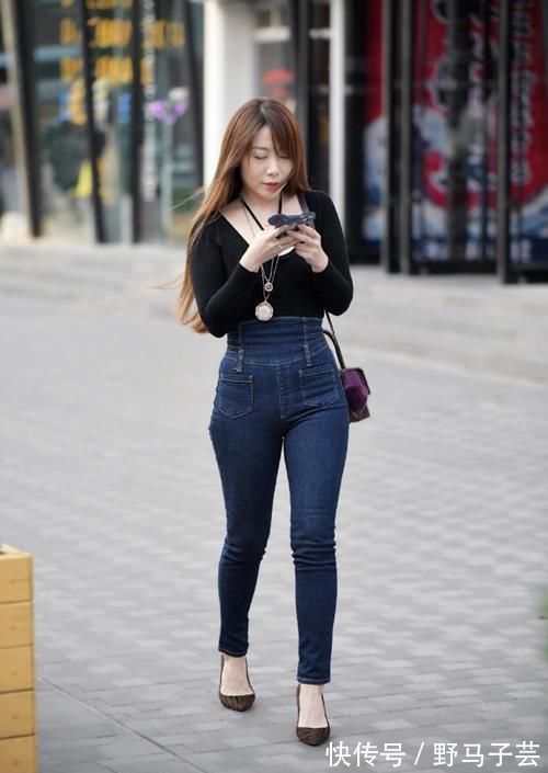 高腰 微胖女孩还是选择高腰的裤子比较显高,而且不会显得人胖