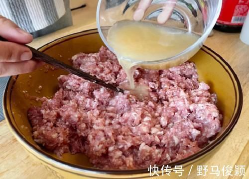 肉丸|炸肉丸，牢记“三放两不放”，丸子外酥里嫩，放凉了都不发硬！