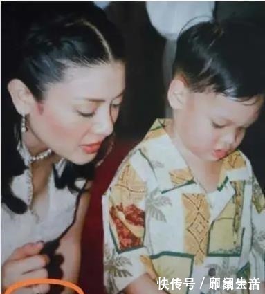 婚戒!泰王为西拉米送上5套珠宝,各个耀眼奢华,苏提达却仅有一枚婚戒!