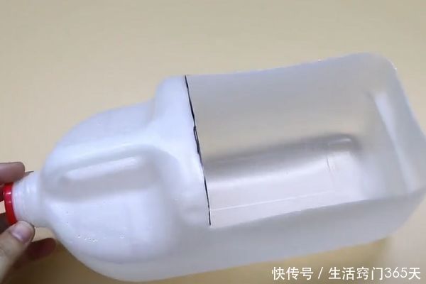 厨房洗碗池经常堵塞怎么办?一个塑料瓶轻松搞定,学会受用一生!