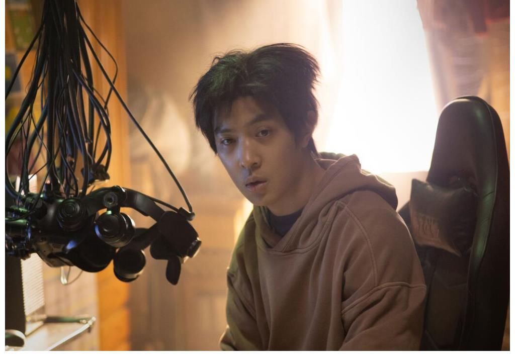 郝蕾方勵(lì)裝高級(jí)被懟，影評(píng)人炫技被懟，終于有人敢替觀眾說實(shí)話了