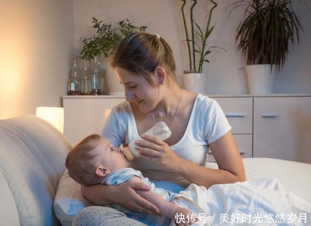 纸尿裤|宝宝夜里醒了,先换纸尿裤还是先喂奶答案可能和你想象不一样