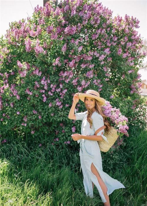 别背双肩包了吧！今年流行“托特包”，容量大不说，还耐脏又方便