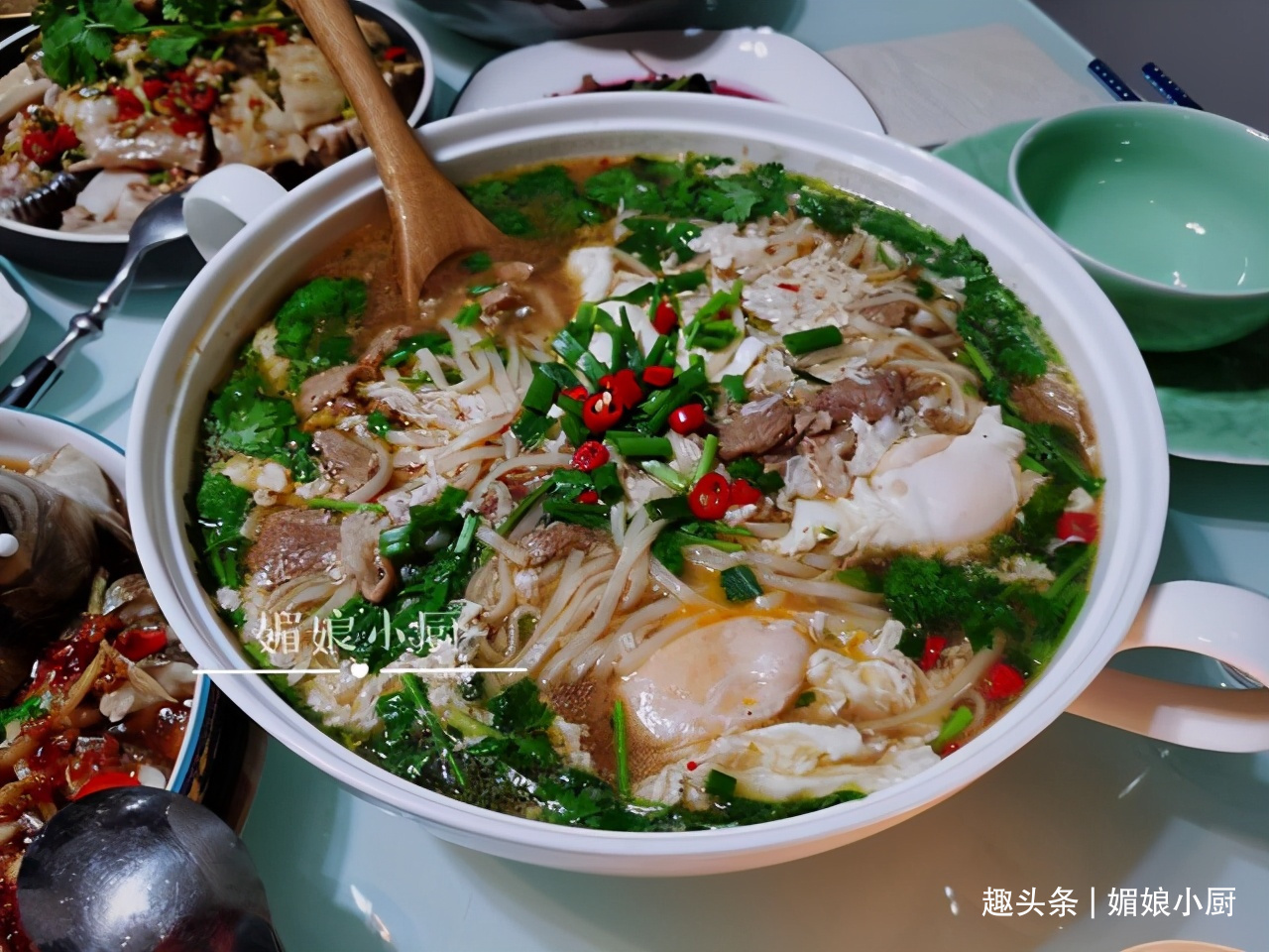 50岁阿姨家的3人晚餐，2小时做7道菜，有荤有素群友说太丰盛了