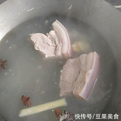 葱段|梅菜扣肉一上桌，老人宝宝全都笑