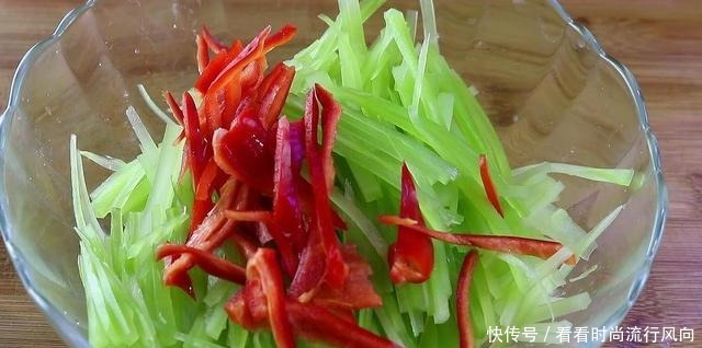 1根莴笋,2个鸡蛋,简单一做,吃一次忘不了,营养解馋又下饭