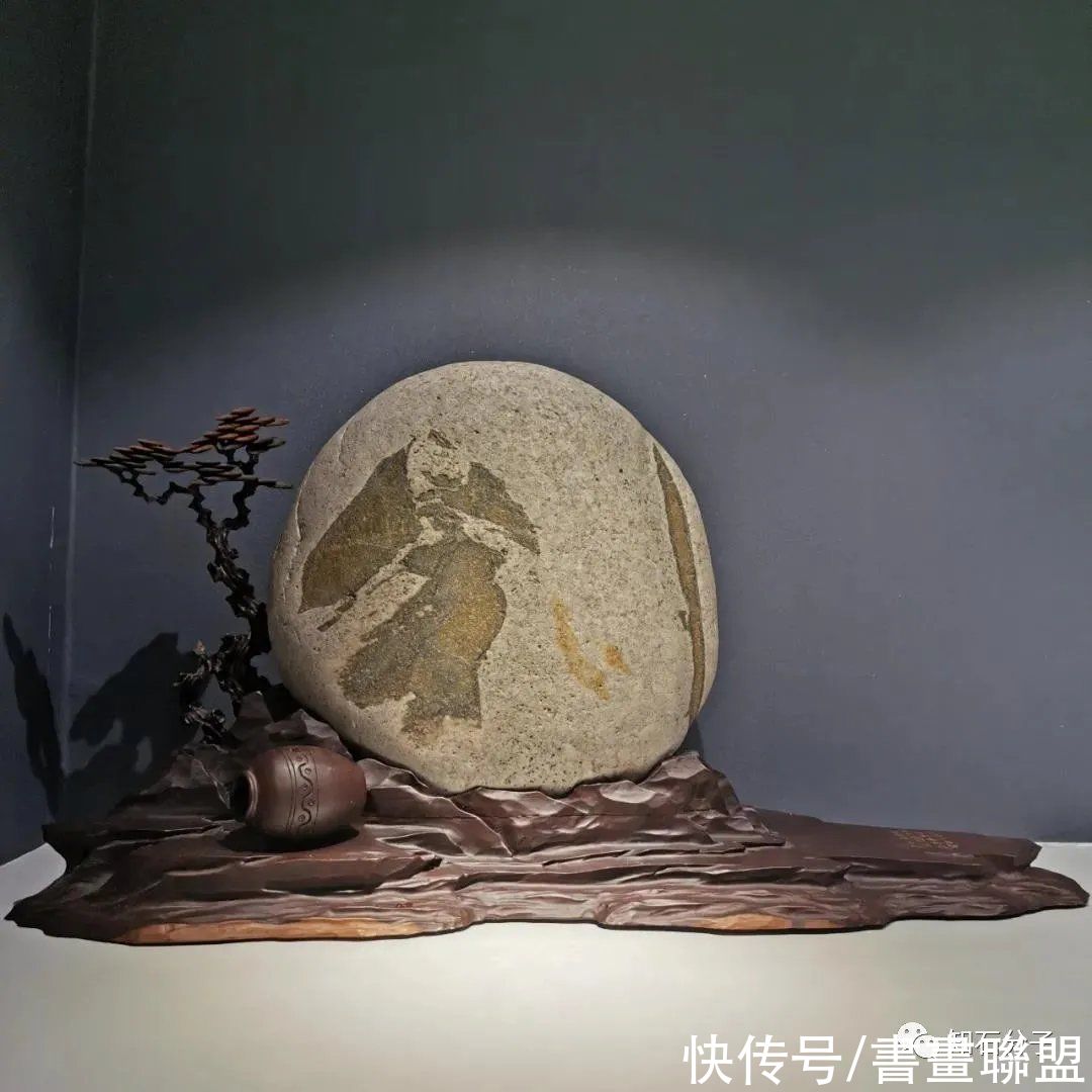 石悟道$一块石头就是一本书,每一个读它的人都是作者