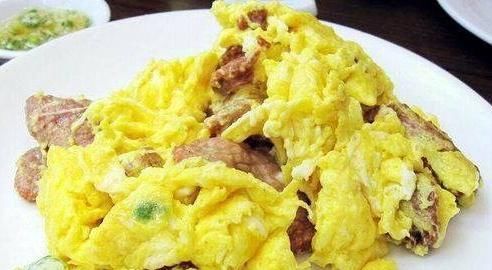 常吃|鸡蛋与此物同炒,头不昏眼不花,血管越来越干净,常吃健康不显老