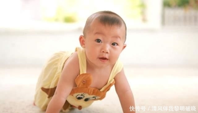 宝宝|宝宝“先爬后走”还是“不爬就走”,差距大不同,父母心里要有数