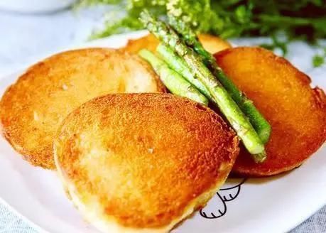 吸油|炸馒头片时,裹蛋液不对直接炸也不对,教你正确做,香酥不吸油