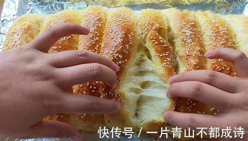 玉米油|教你做懒人版面包，不用揉面，更不用揉膜，面包柔软拉丝又好吃