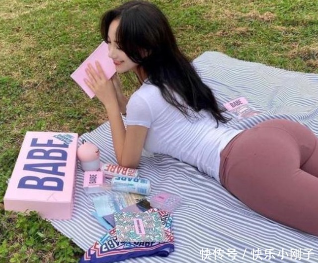 健身|爱健身的小姐姐,凹凸有致身材好,热爱健身令她散发迷人魅力