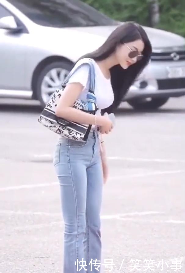 素颜下的高颜值美女,气质不凡