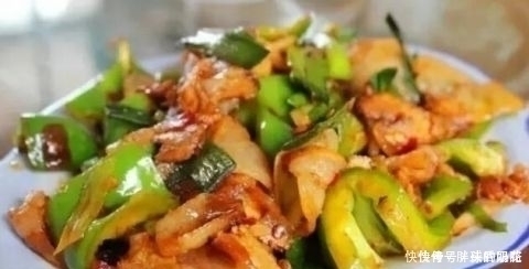 青椒跟它一起吃,软化血管有奇效每天吃一口,不看亏大了