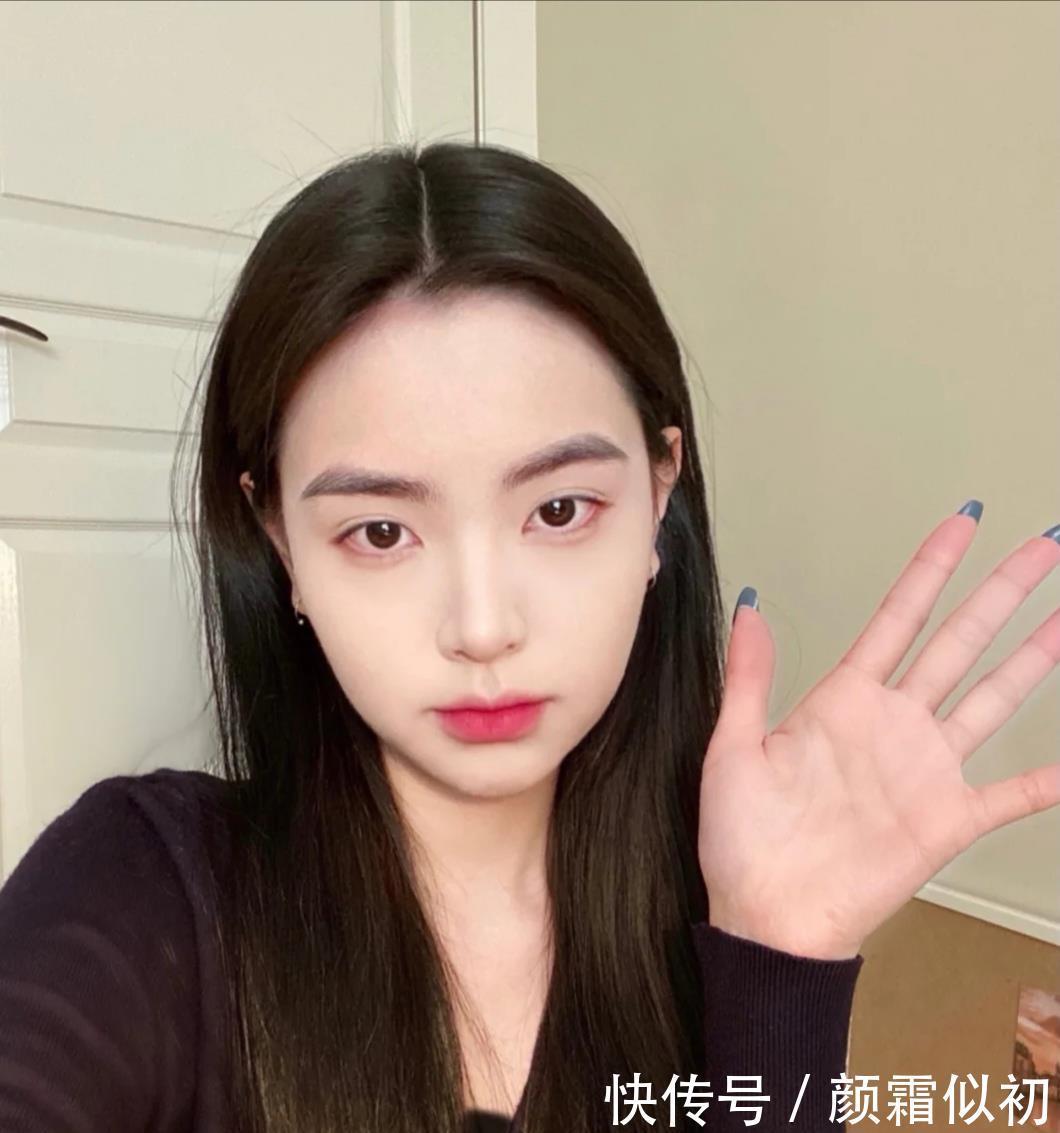 女人不管多懒也要学会化淡妆,简单几步,让你美美的出门