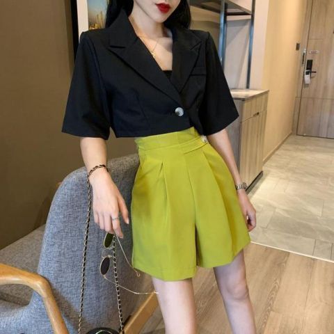 正式感|可甜可酷还超有范儿的西装短裤套装,时髦中带着一点小正式