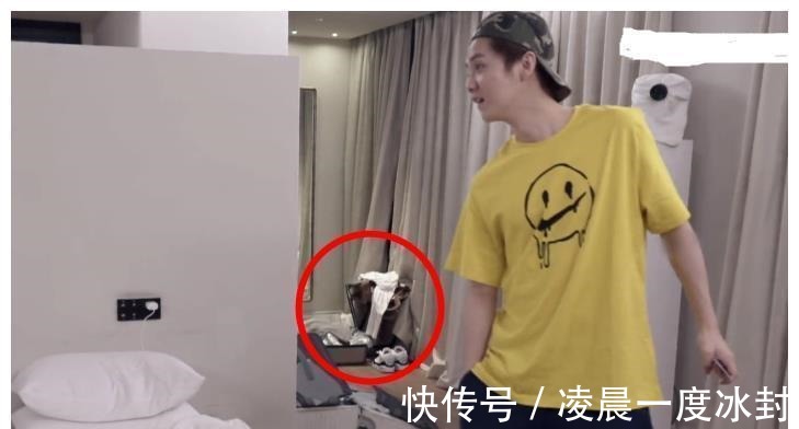 关晓彤|鹿晗只顾打麻将,忘把关晓彤衣服收起来!