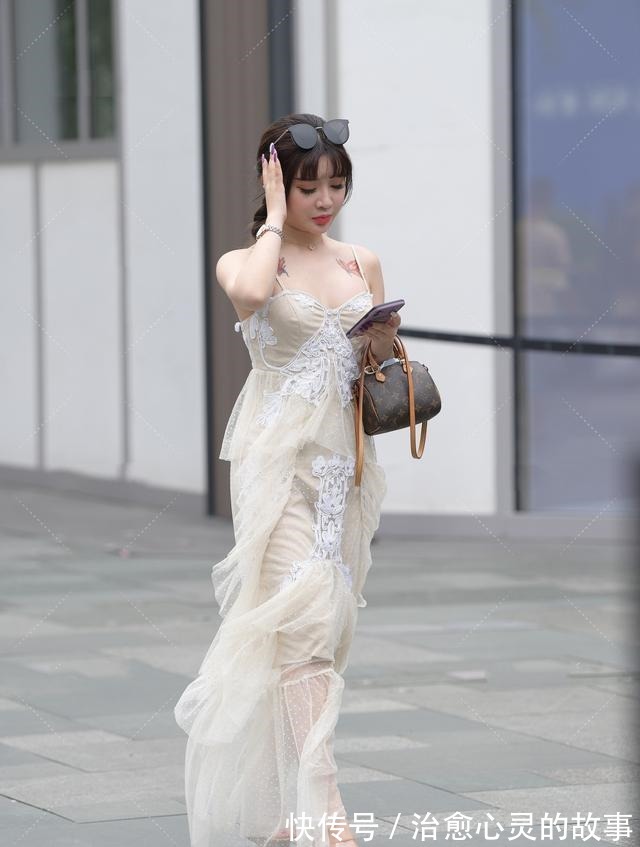 高跟 多层网纱长裙,搭配厚底高跟鞋,性感甜美妥妥的小仙女穿搭!