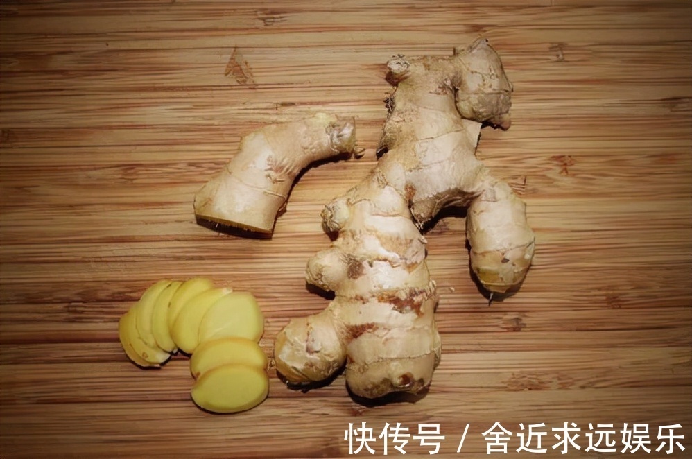 面条|晚上吃苹果容易伤胃医生建议到了晚上,这4种食物尽量少吃