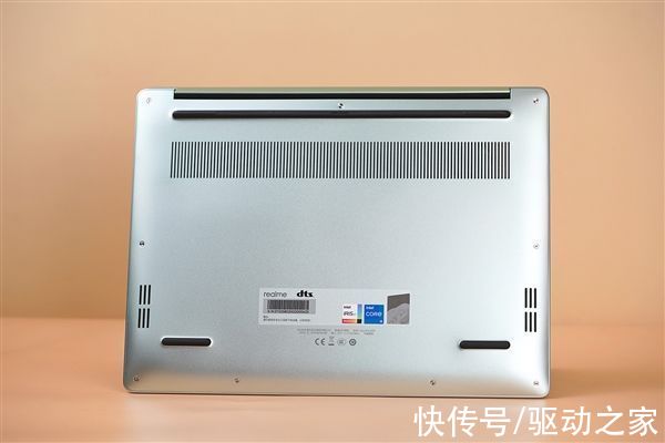 re5000元内性能最强轻薄本！realmeBook增强版天青色图赏