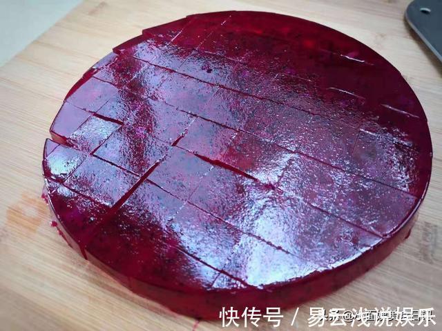 凉粉|入伏后,吃水果别忘了吃它,一煮一冻,晶莹剔透又软嫩,真解暑