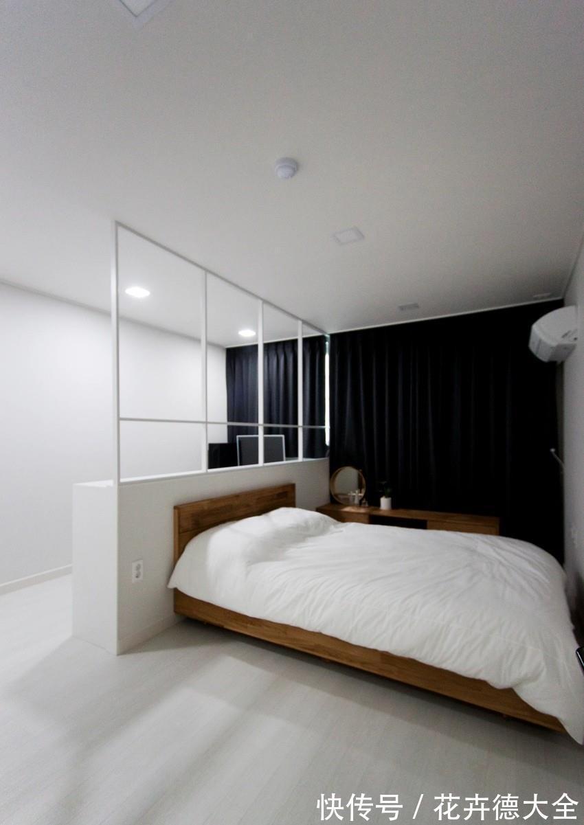 空间|与其客厅空着浪费,倒不如沙发后装矮墙,将空间分隔为二,更实用