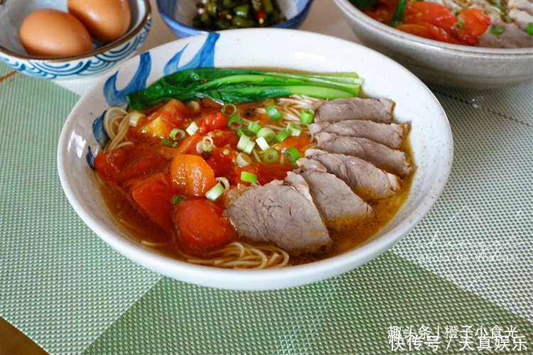 母子俩的1天3顿饭,在朋友圈火了,吃好吃饱不浪费,网友很优秀