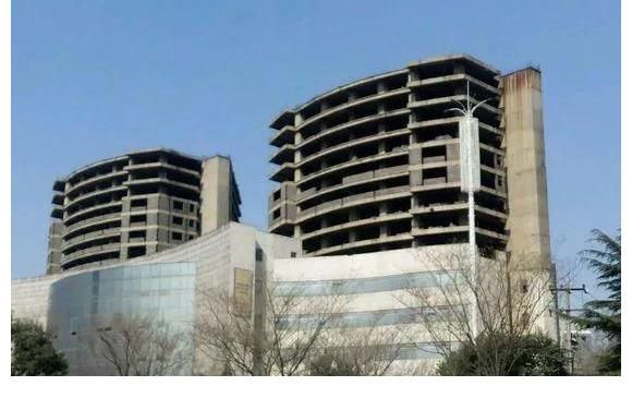 石家庄|最坑烂尾楼出现在石家庄，搁置10多年之久，还是一片荒地